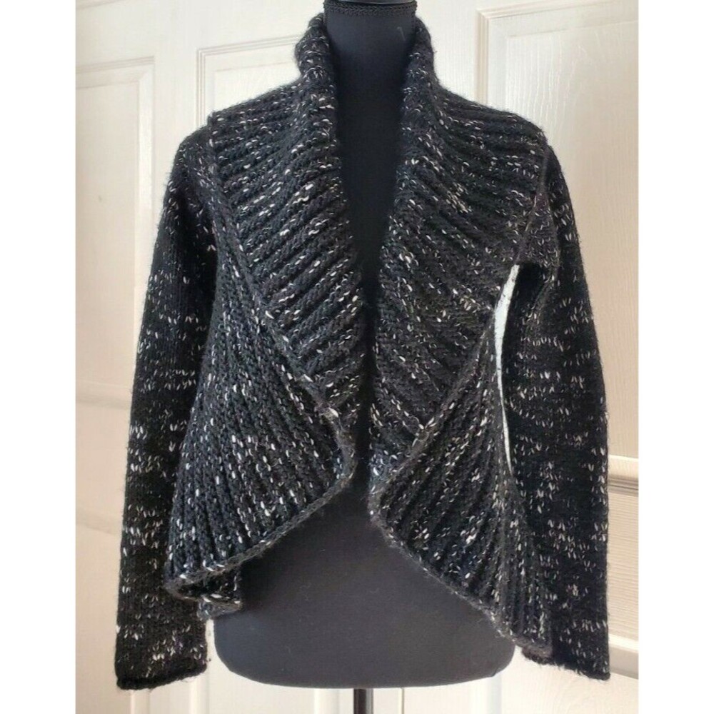 Silvia Novelli Black Long Sleeve Wool Blend Short Cardigan Sweater  Sz Small EUC